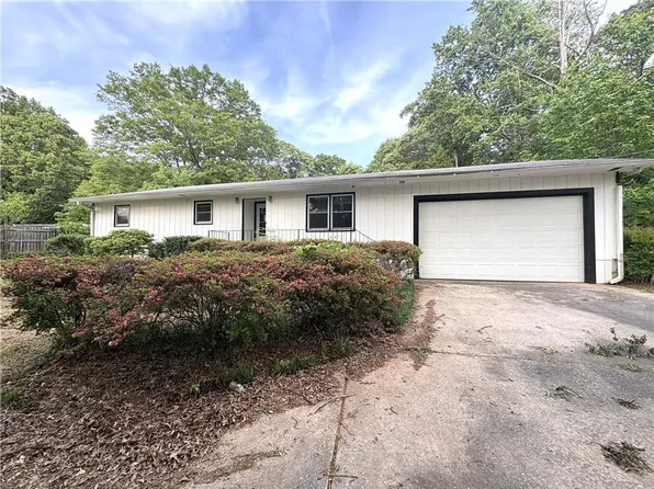 6174 Lower Dixie Lake Rd, Union City, GA 30291