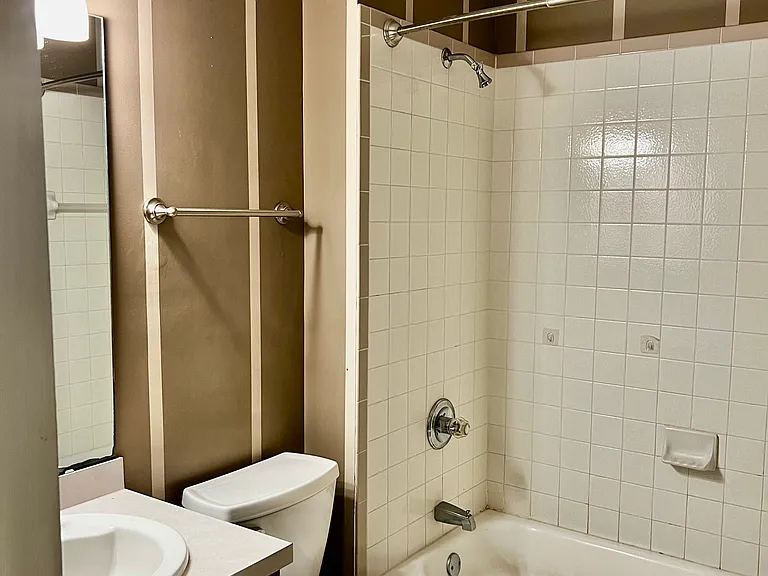 237 Cromwell Ct — Photo 9