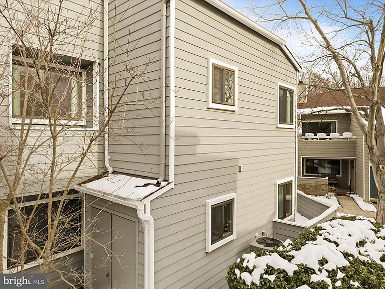1911 Villaridge Dr #B-1911B — Photo 37