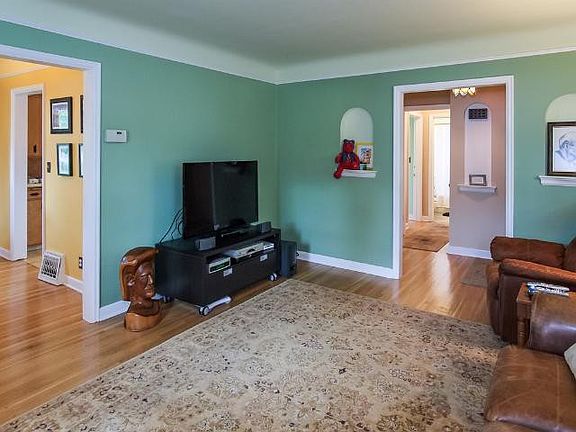 5th image of 6234 Blaisdell Ave S