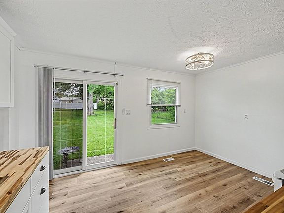 5th image of 3020 Sudbury Dr