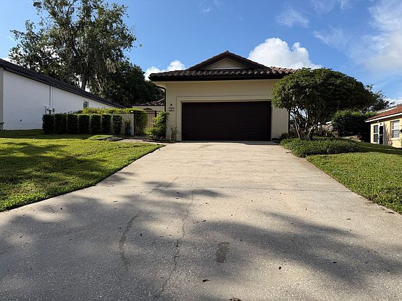 4th image of 6 Forest Ln