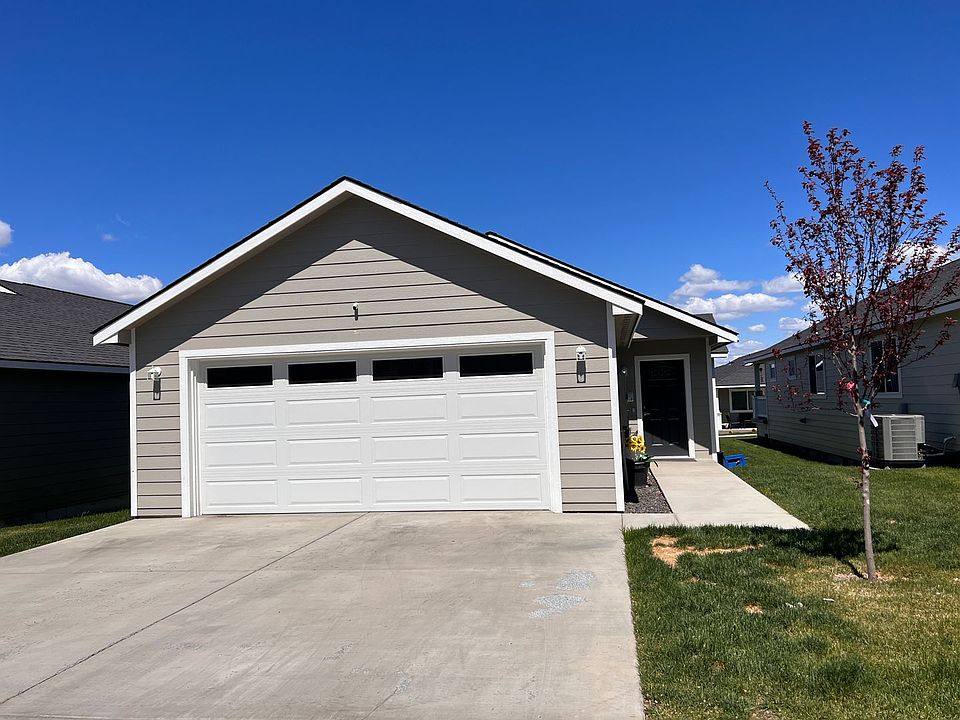 1st image of 123 9th Ave #26