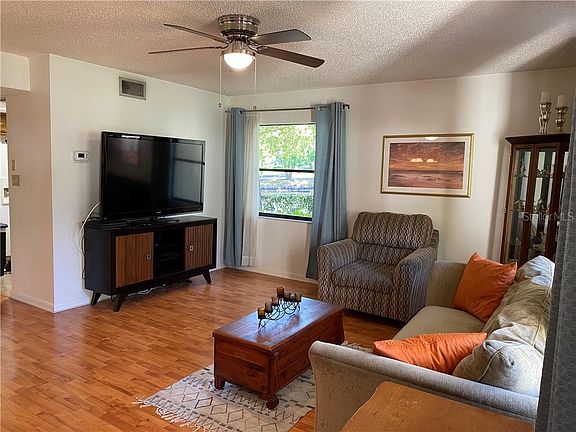 4th image of 2605 Hammock Ct