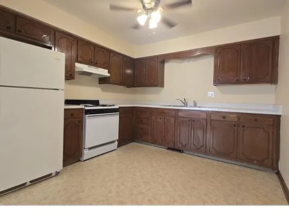 607 N 2nd St, Watertown, WI