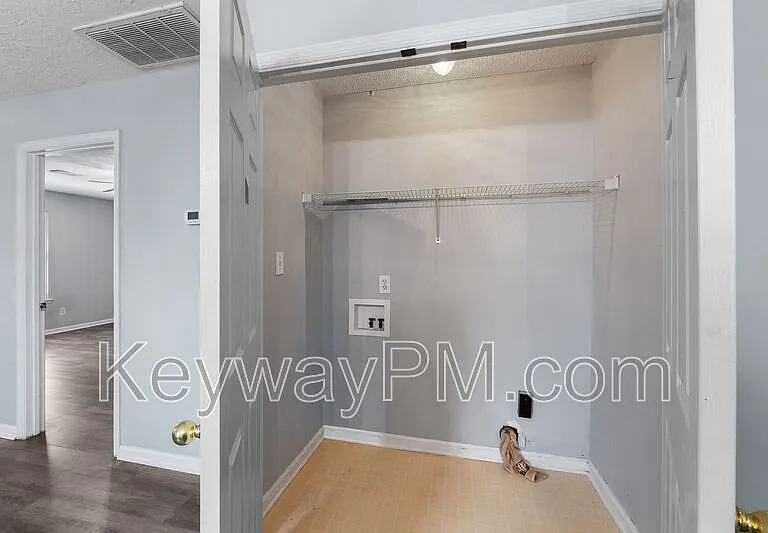 410 Tracewood Pl — Photo 9