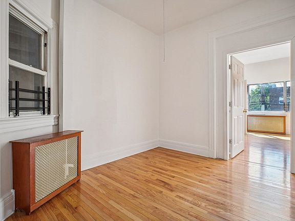 4th image of 83A Palisade Ave APT 2