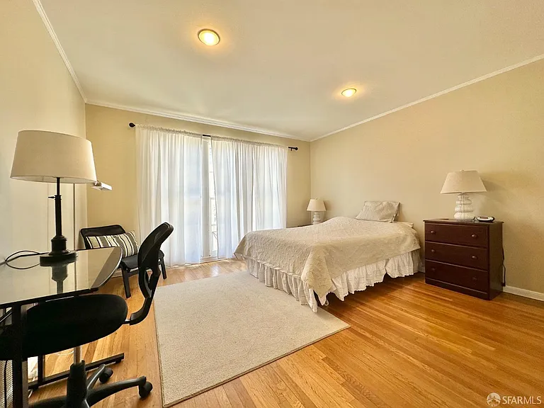 2006 Laguna St #2012 — Photo 7