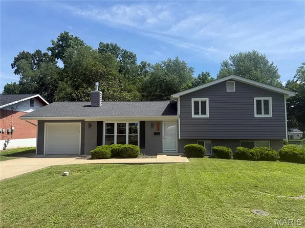 569 Saint Joseph St, Florissant, MO 63031