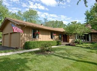 9809 Partridge Ln, Crystal Lake, IL