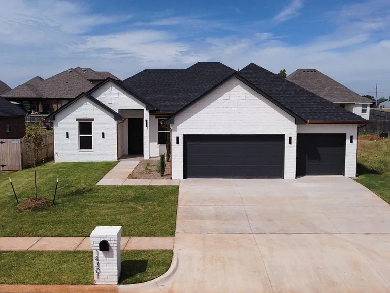 14301 Village Trl — Photo 5