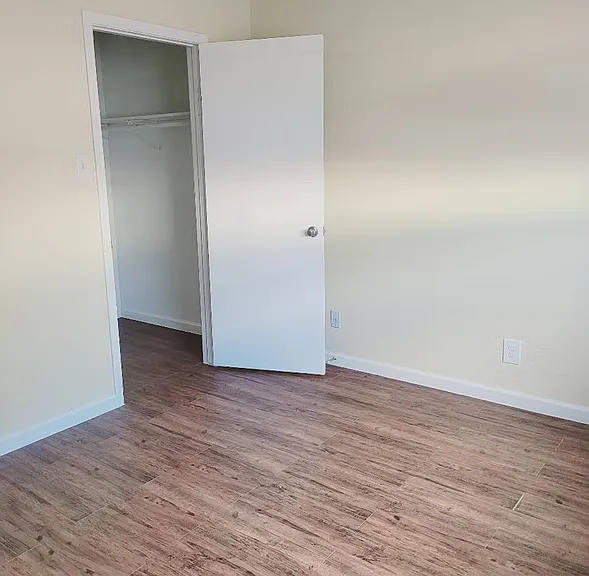 The Pointe Apartments — Photo 14