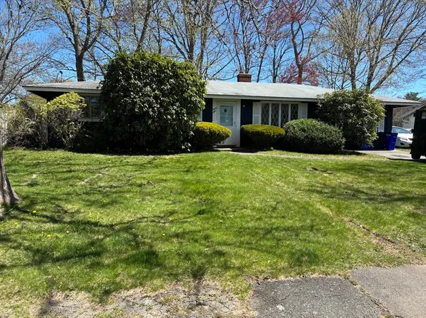 38 Marion St, Holbrook, MA 02343