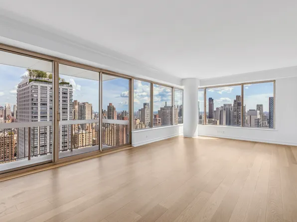 200 East 69th Street image 1 of 22