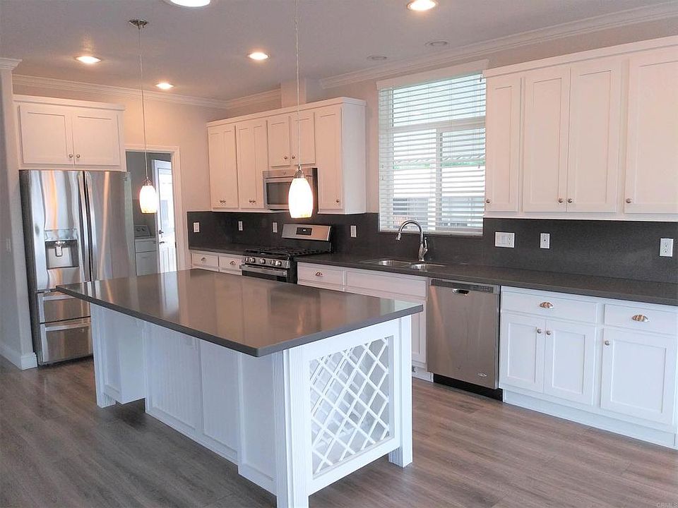 1st image of 525 W El Norte Pkwy Space 7