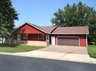 209 3rd St NW, New Prague, MN 56071