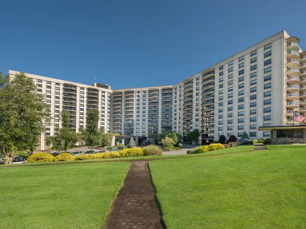 2 Claridge Dr #2JE-219, Verona, NJ 07044