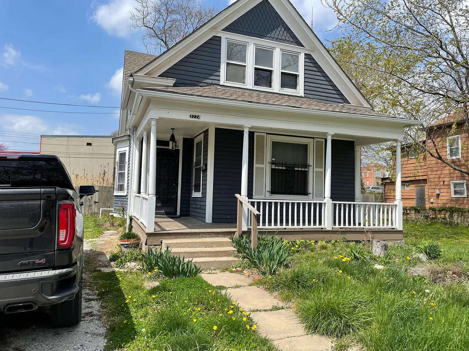 3224 Holmes St — Photo 1