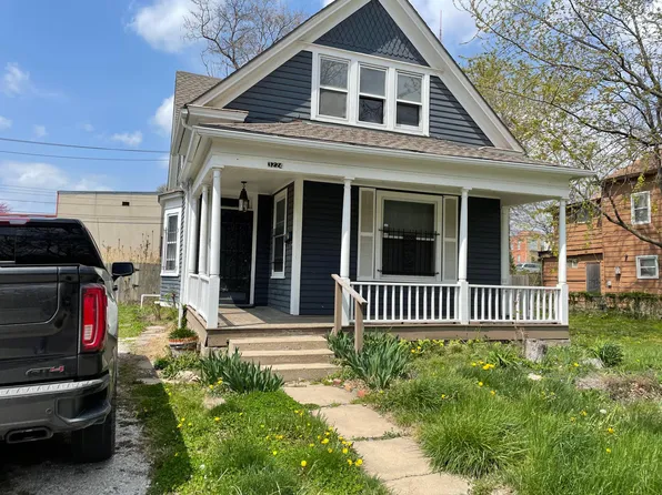 3224 Holmes St, Kansas City, MO 64109
