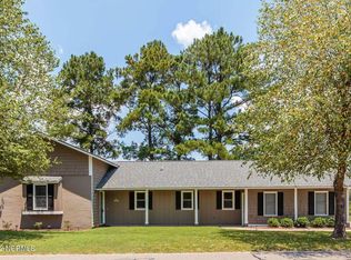 647 Castleberry Ct, Vass, NC 28394