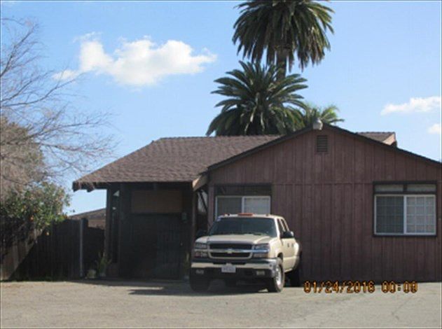 1st image of 1469 Montgomery Dr