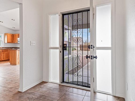 4th image of 7848 N Roundstone Dr