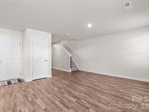 5th image of 1262 Reid Ct