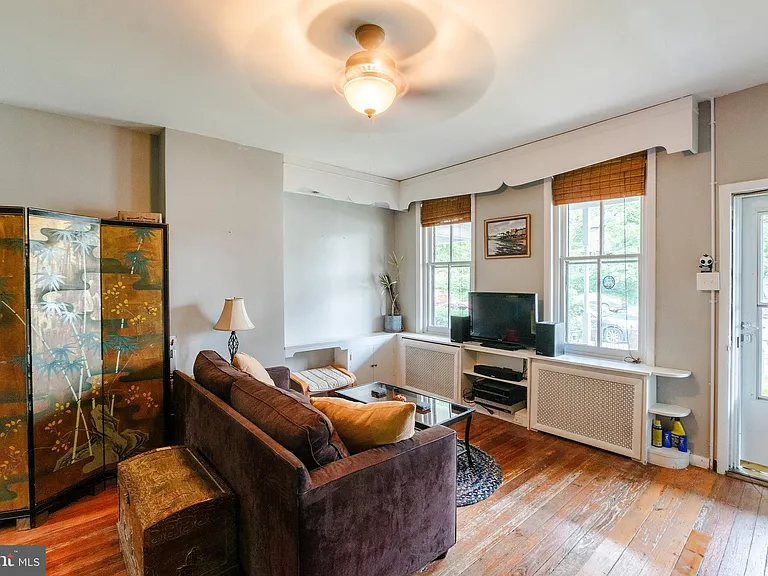 456 Lyceum Ave — Photo 4