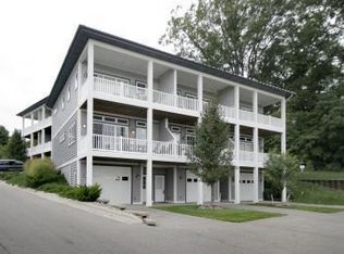 270 Oak St, South Haven, MI 49090