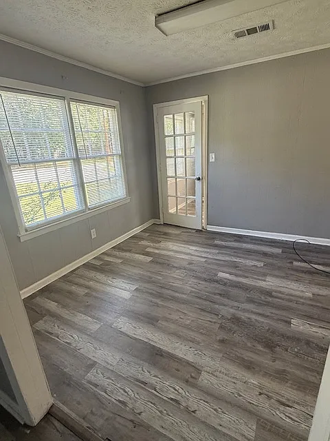 3 bed, 1185 sqft, $1,350 — Photo 3