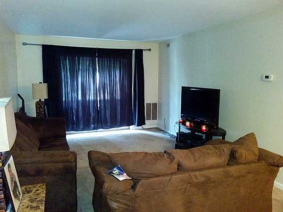 2nd image of 1139 1/2 Hartford Ave APT 1C