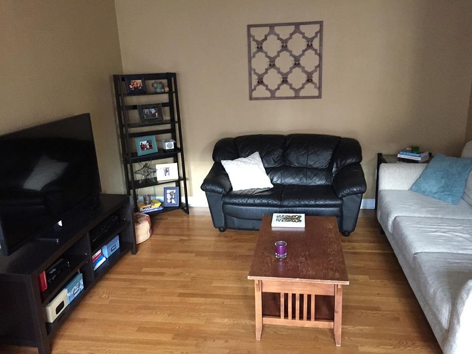 1st image of 32 Elgin Ave APT A3