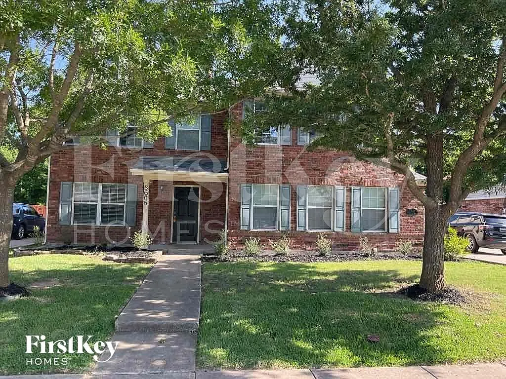 3 bed, 2.5 bath, 2204 sqft, $2,310 — Photo 2