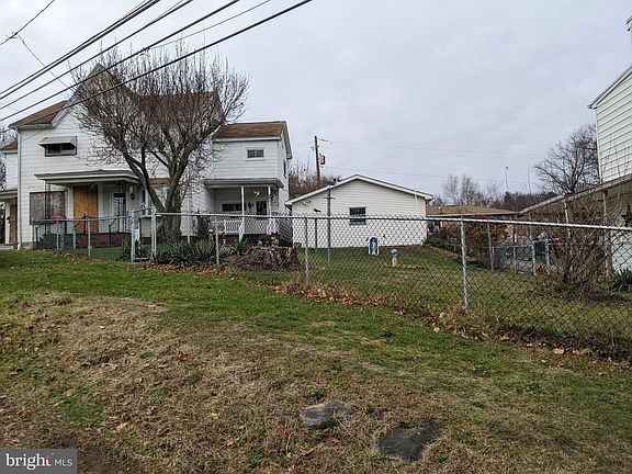 2nd image of 125 Kimber St