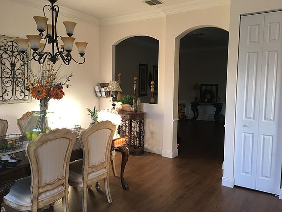 3rd image of 117 NW Swann Mill Cir