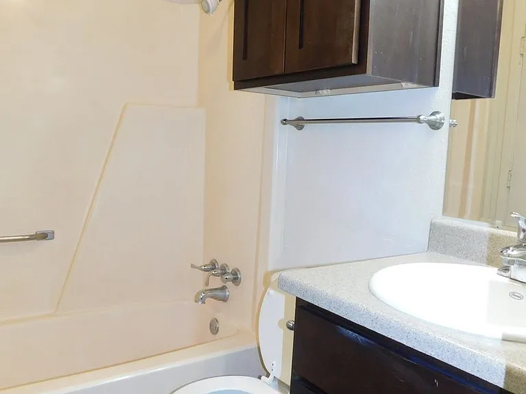 Gant Apartments — Photo 18
