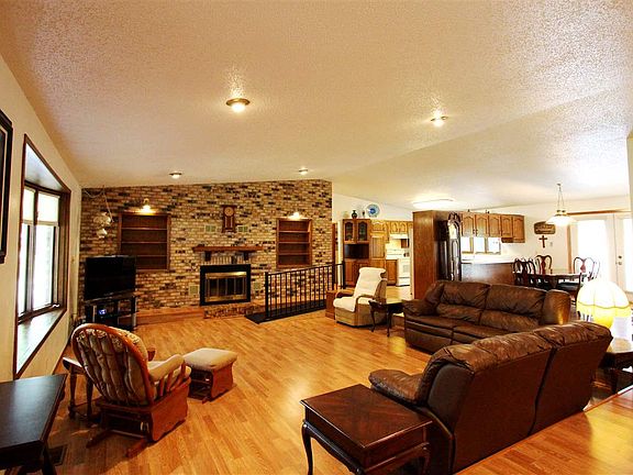 4th image of 236 Oakwood Dr