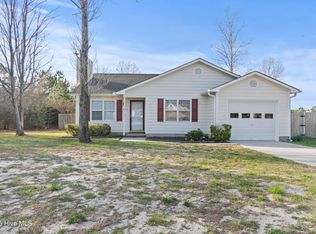 410 Oregon Trl, Hubert, NC 28539