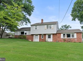 945 Mystic Ln, Norristown, PA 19403
