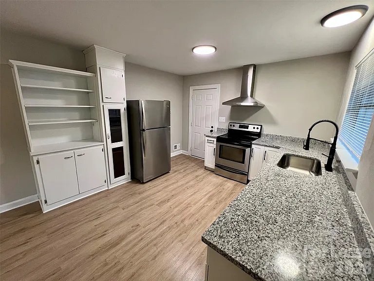 765 8th Avenue Dr SE — Photo 8