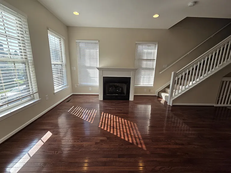 526 Graten St — Photo 11