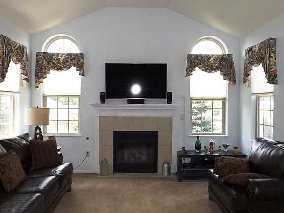 3rd image of 134 Jamie Lynn Cir