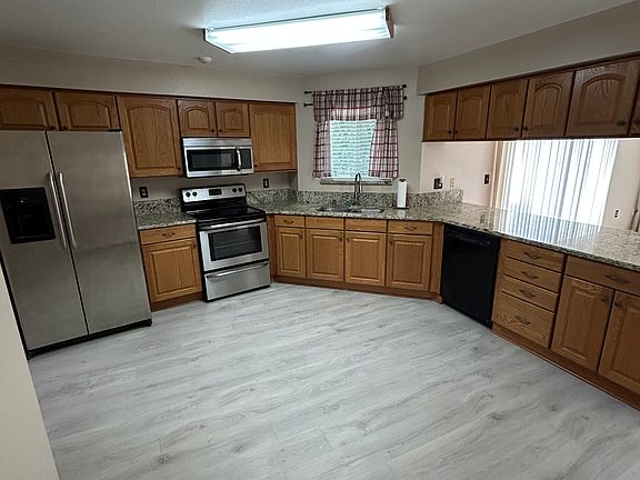 3rd image of 2410 Chobee Ct