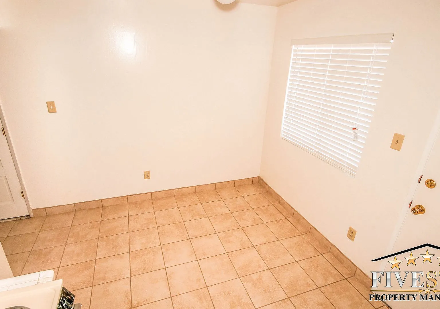 2700 ASHE RD — Photo 4