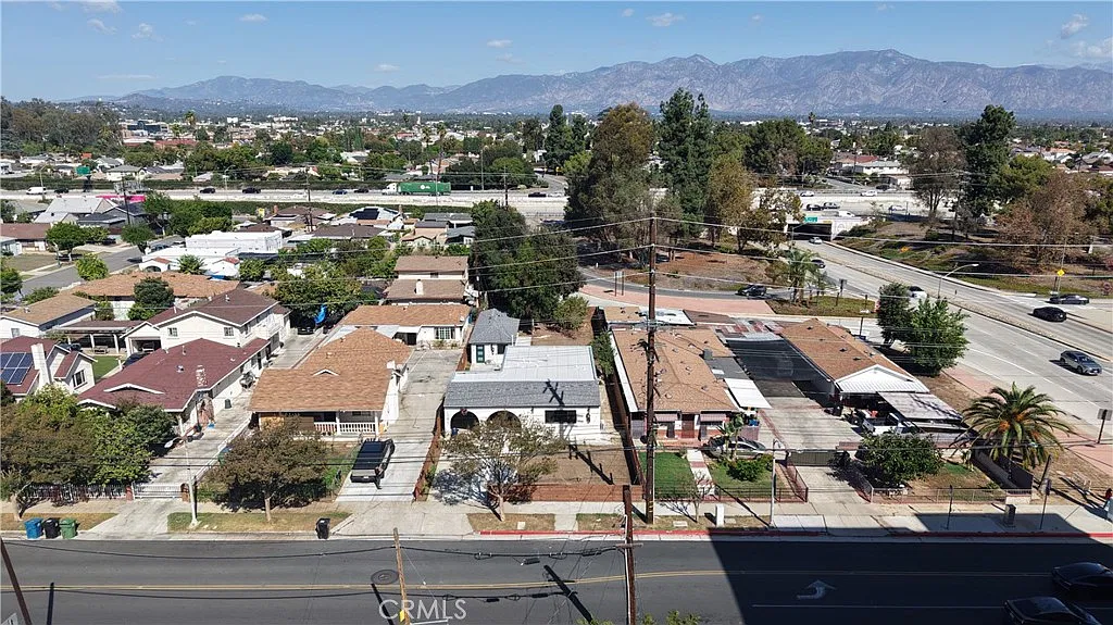 5 bed, 1670 sqft, $7,400 — Photo 1