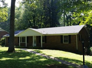 2650 Belwick Dr, Winston Salem, NC 27106