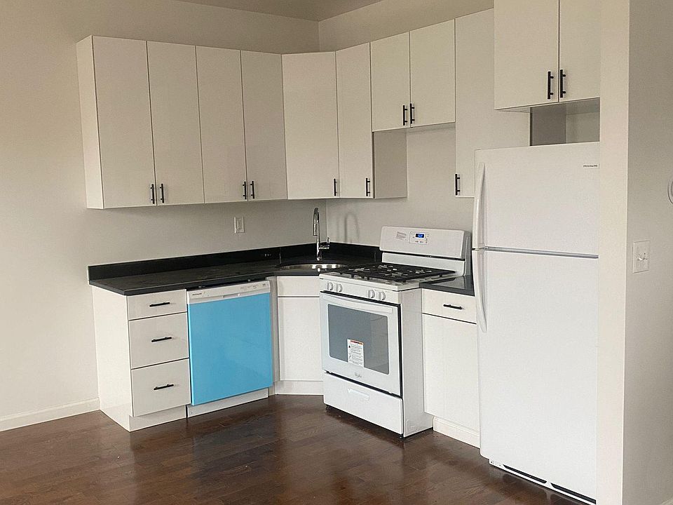 1st image of 1600 Van Buren St #1