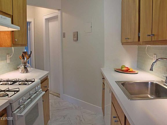 2nd image of 296 Saint James Pl APT 3