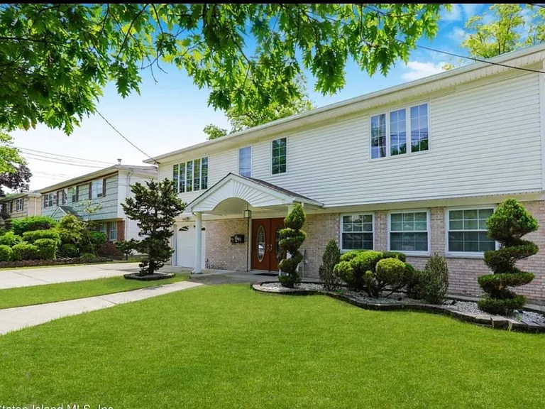 57 Dawson Cir #1 — Photo 4