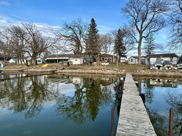 19727 Eastwood Dr, Osakis, MN 56360